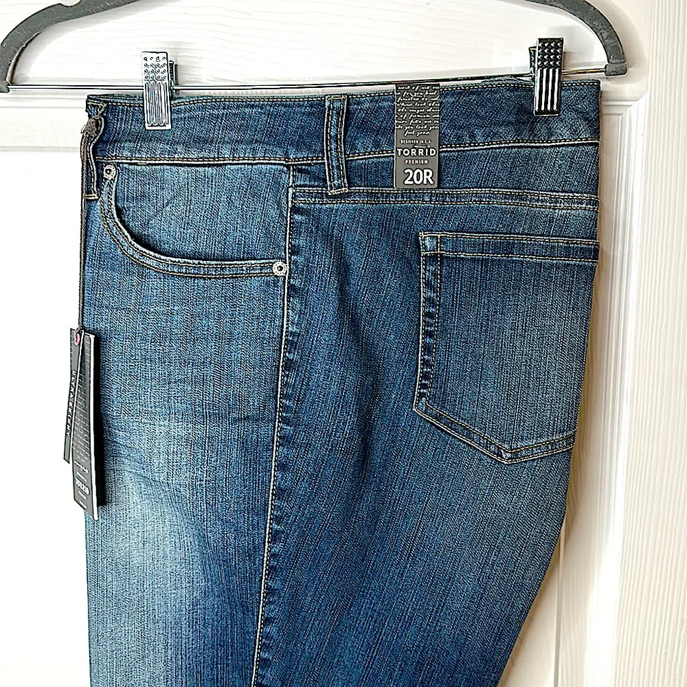 Don’t miss OUT 👀! NWT - fresh pair of skinny 👖 anyone? These are premium ultra - Picture 4 of 16